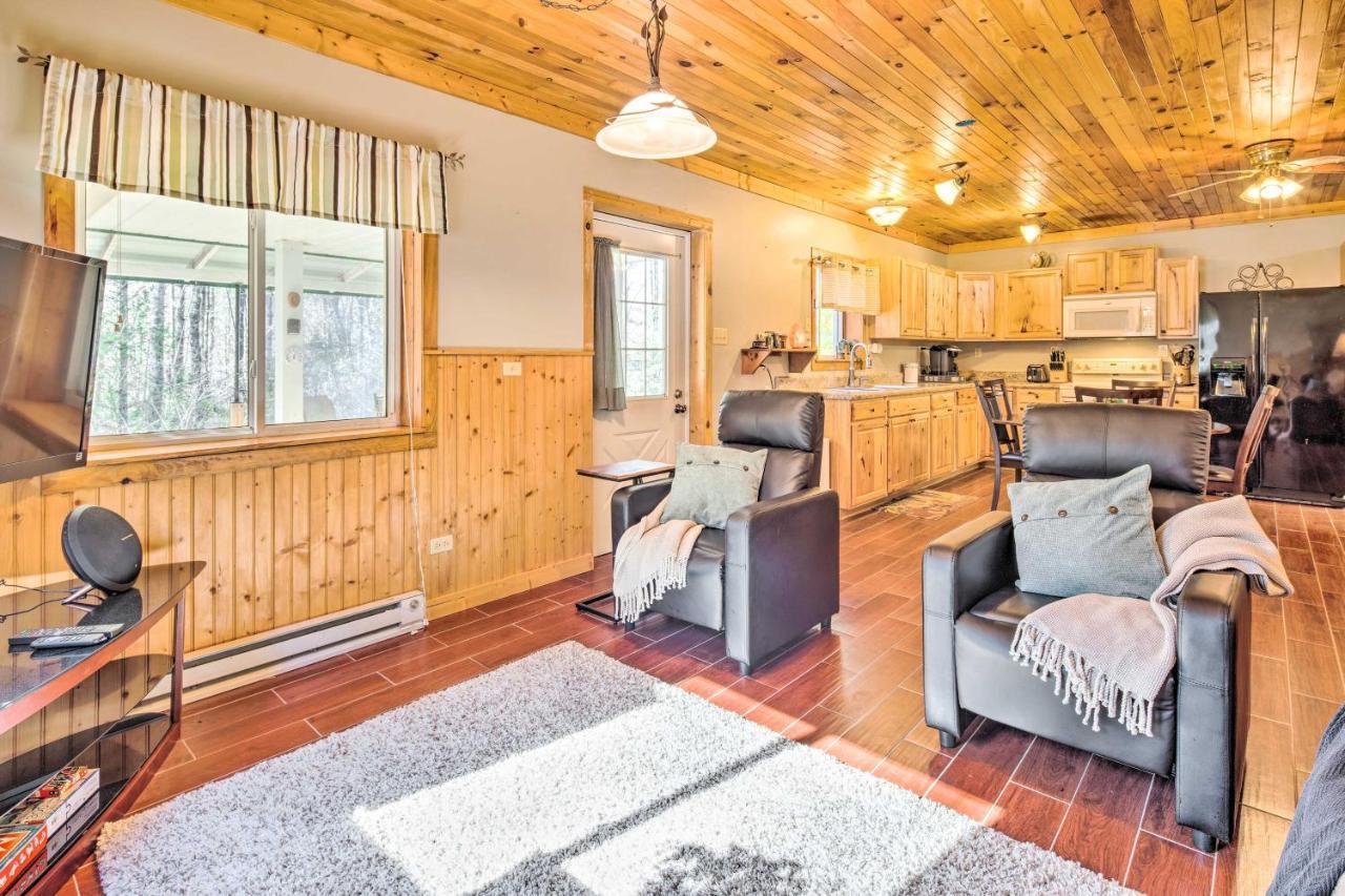 Penrose Home With Covered Deck And Fire Pit! 외부 사진